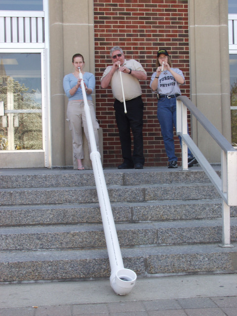 Woa--this alpen horn is fun to play!