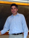 Ricardo Vasquez recipient of the Tautfest Award.