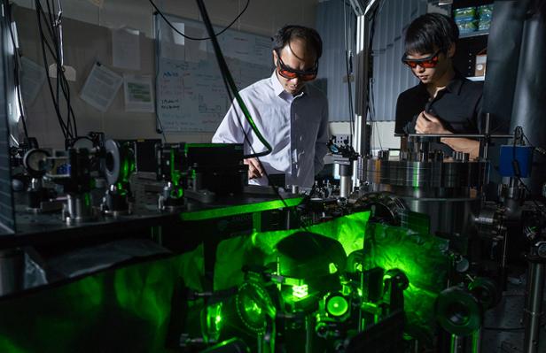 physics professor Tongcang Li and graduate research assistant Jonghoon Ahn in Purdue lab