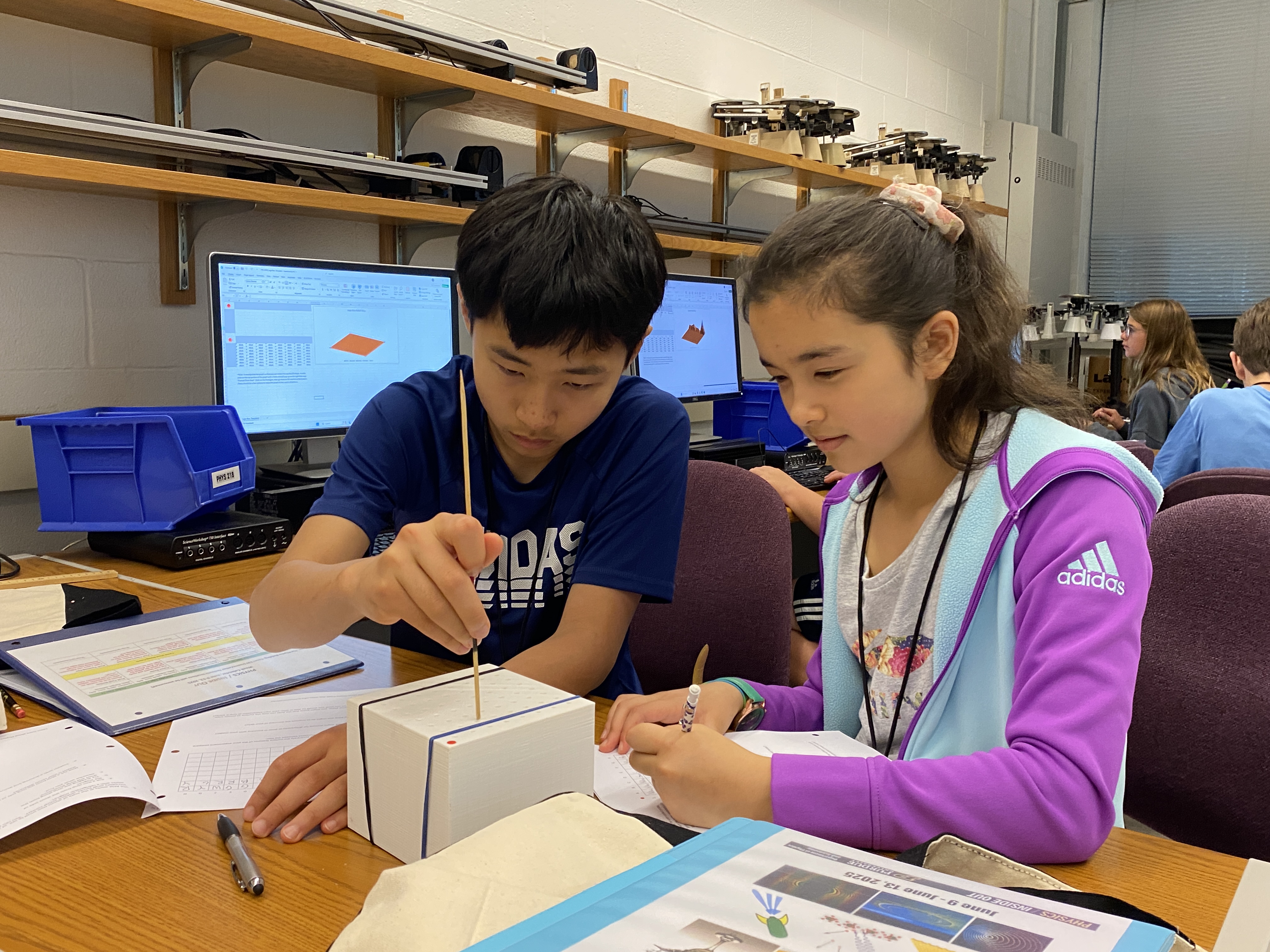 Students visualizing the surface of nanoscale materials