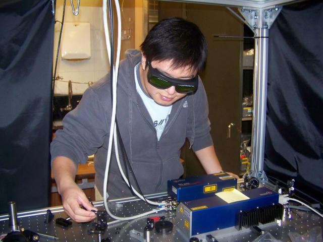 Qianli working on Rb laser system